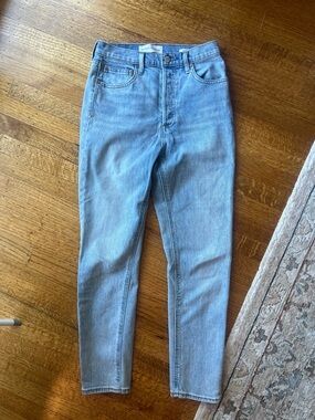 Aritzia Denim Forum Yoko High Rise Jeans